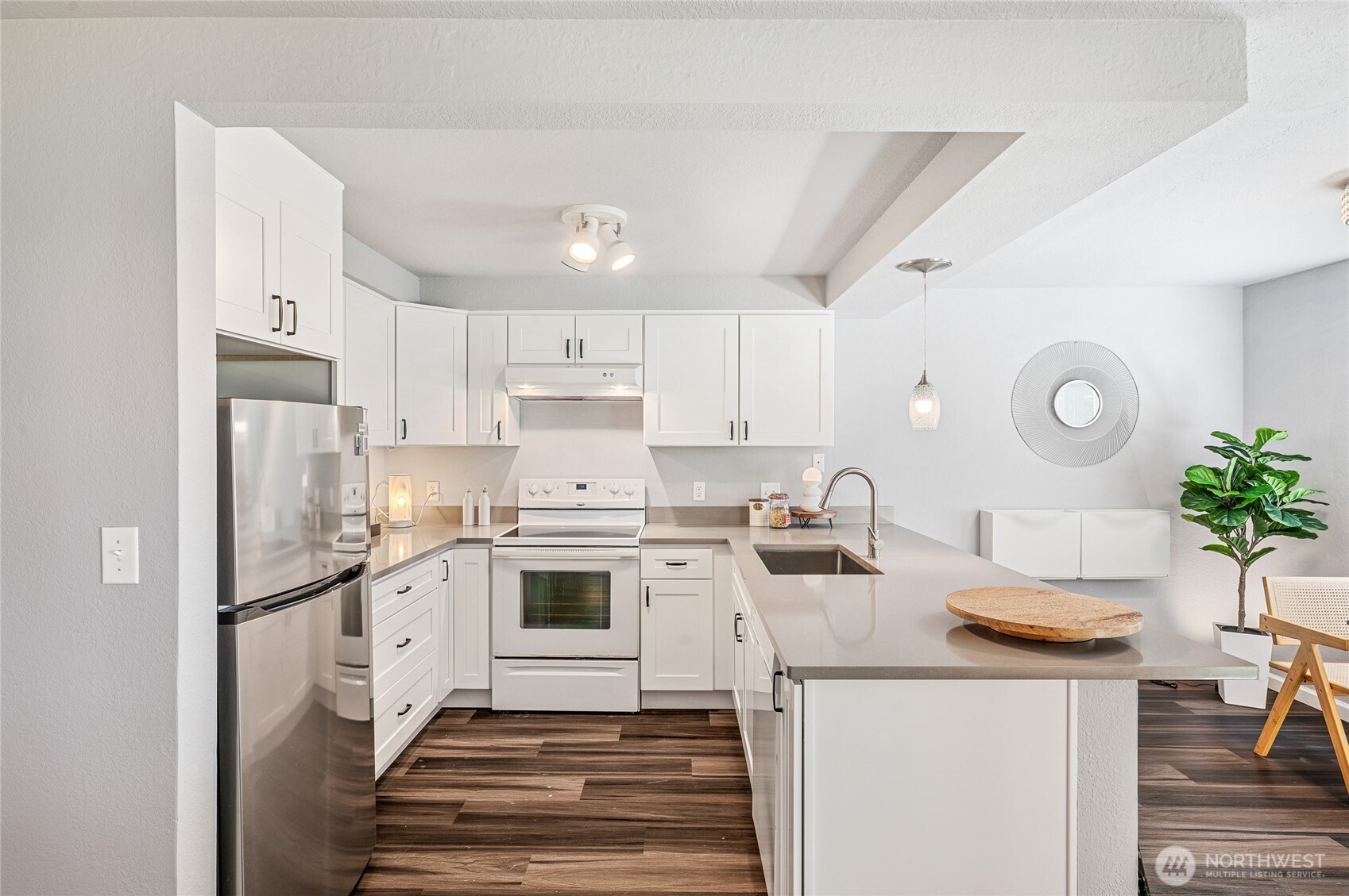 4231 NE 5th Street Unit: C101