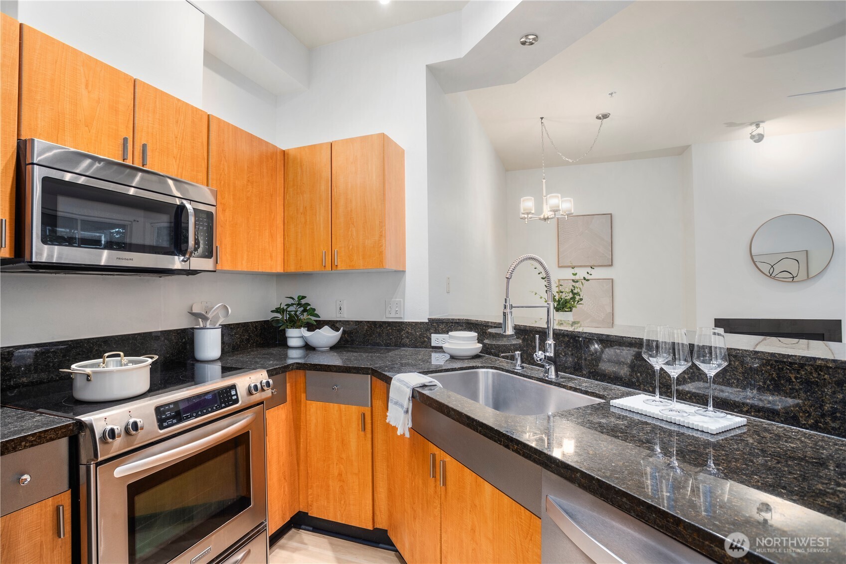 511 7th Avenue Unit: 103