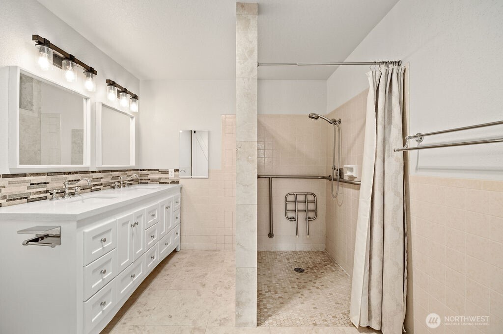 132 Summit Avenue N Unit: C1