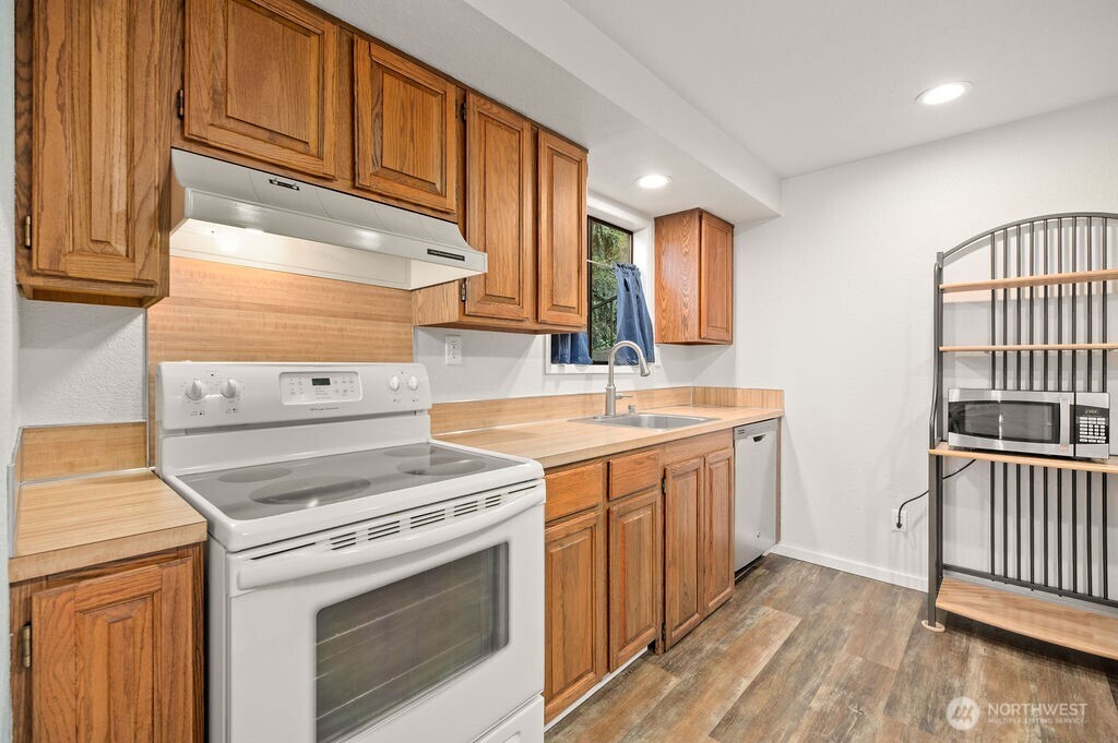 132 Summit Avenue N Unit: C1