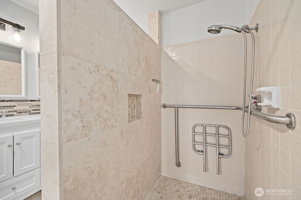 132 Summit Avenue N Unit: C1