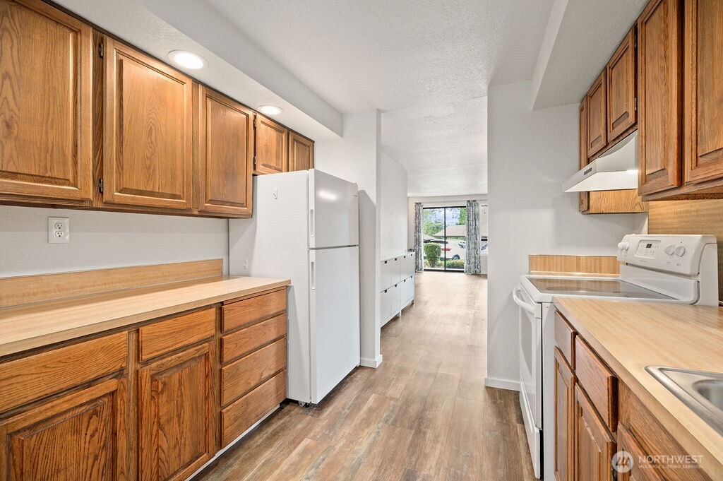 132 Summit Avenue N Unit: C1