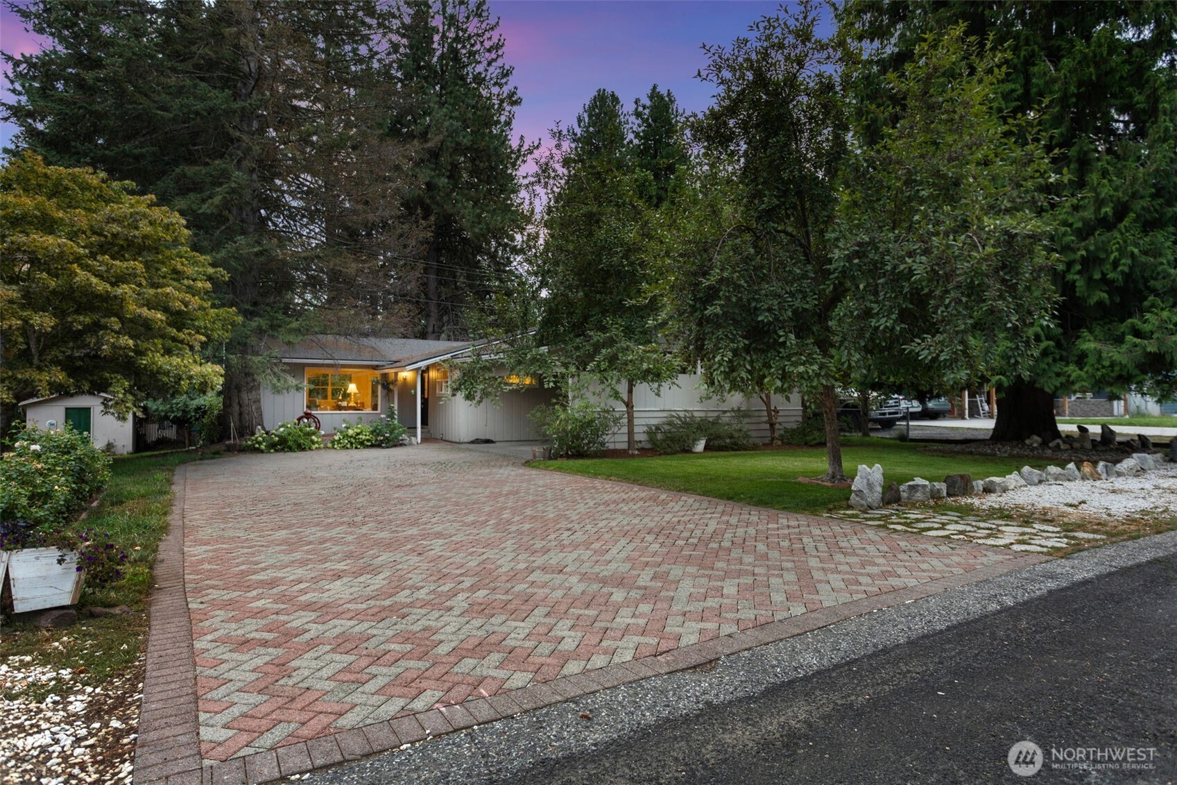 257 Scholze Street