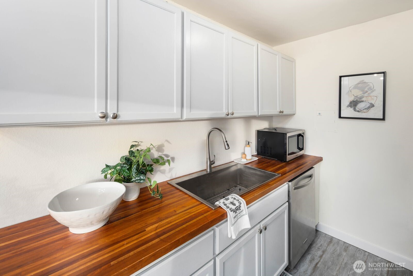 2703 Boylston Avenue E Unit: 302