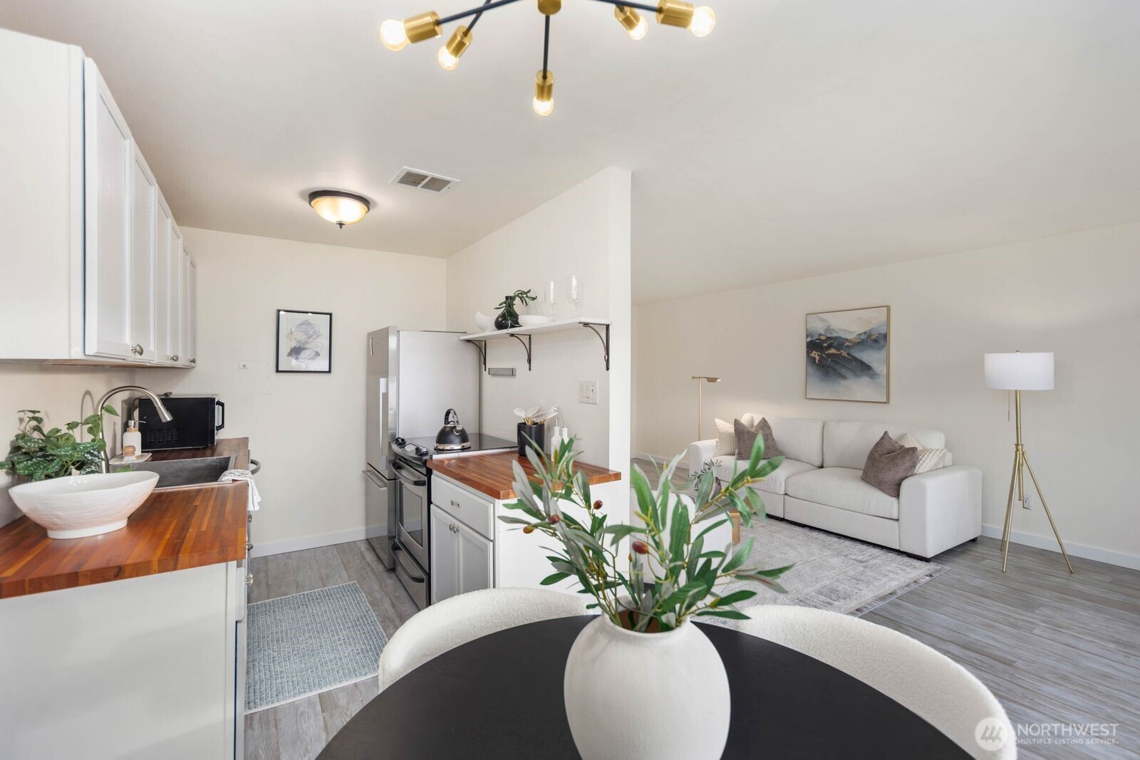 2703 Boylston Avenue E Unit: 302