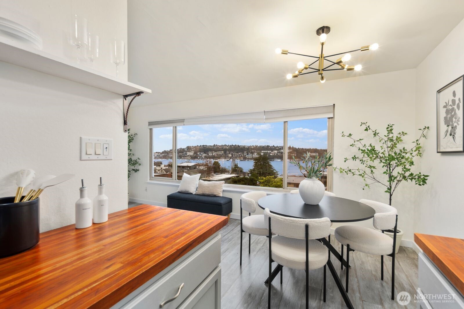 2703 Boylston Avenue E Unit: 302