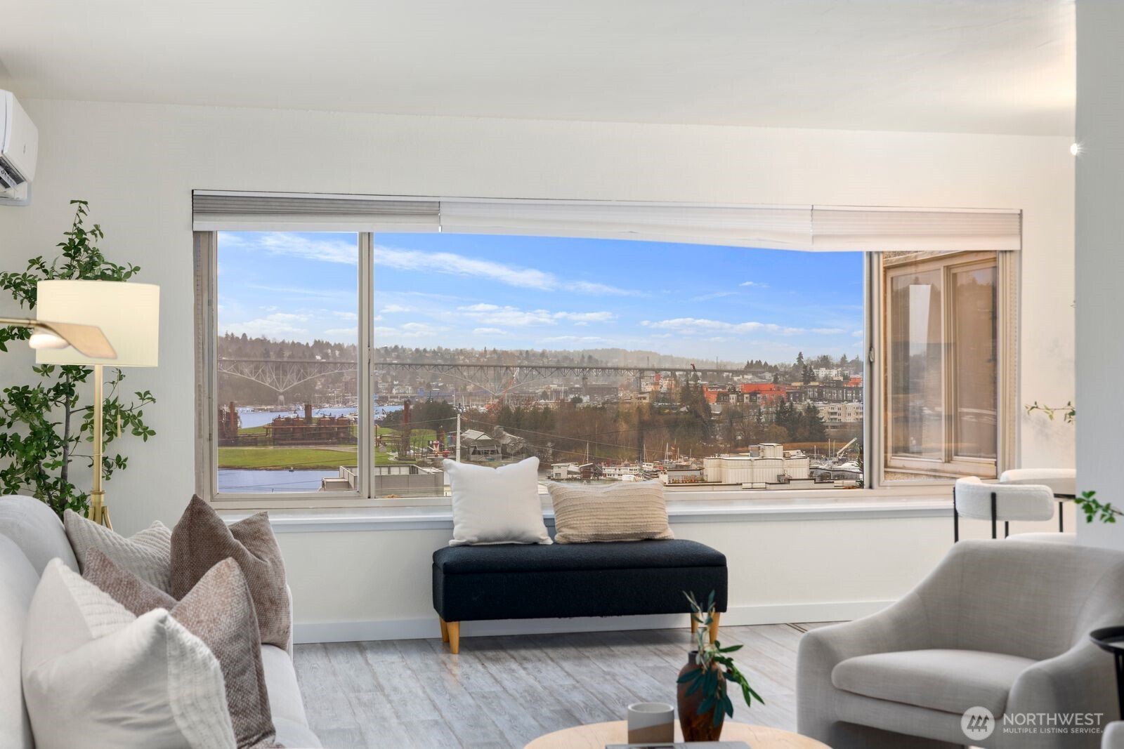 2703 Boylston Avenue E Unit: 302