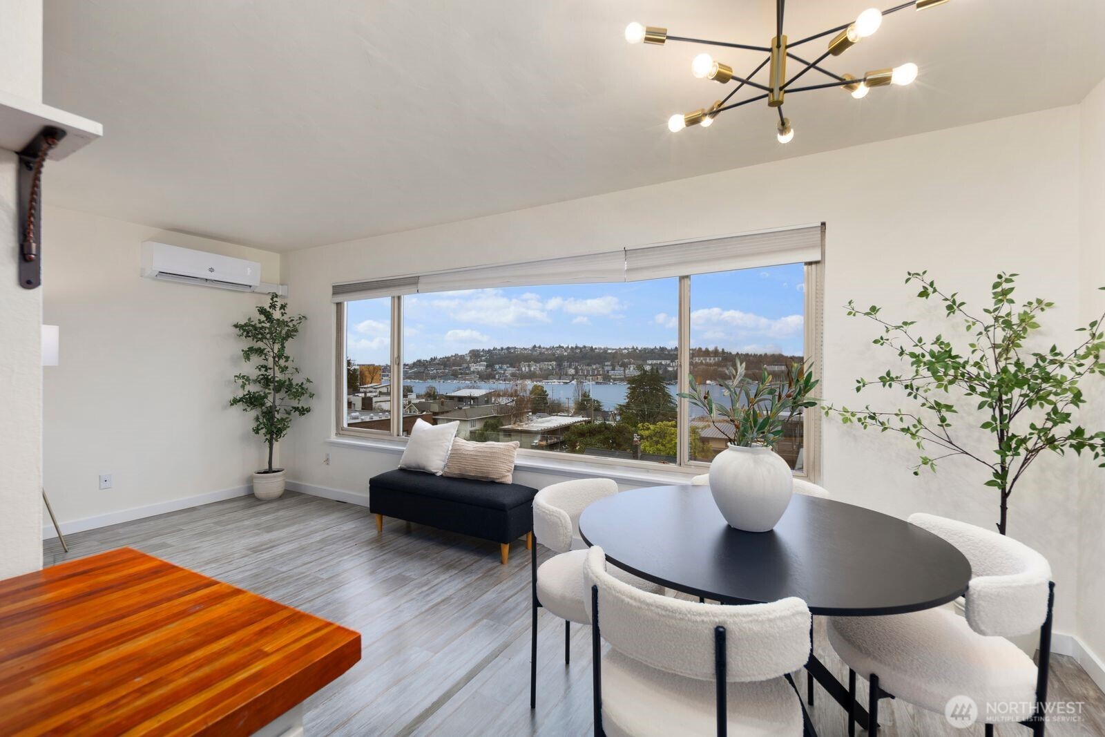 2703 Boylston Avenue E Unit: 302