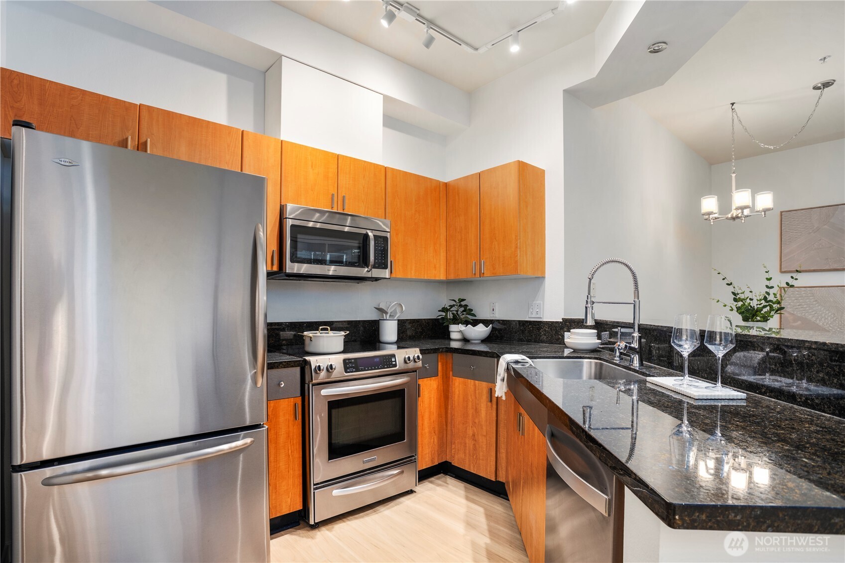 511 7th Avenue Unit: 103