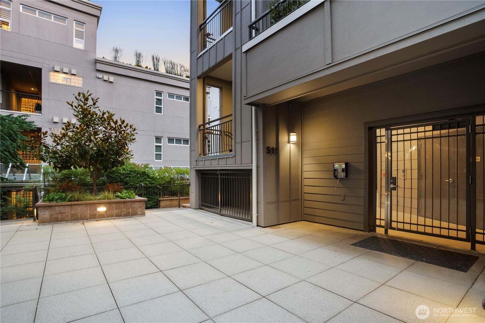 511 7th Avenue Unit: 103