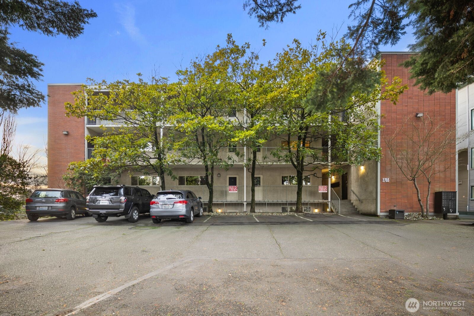 2703 Boylston Avenue E Unit: 302
