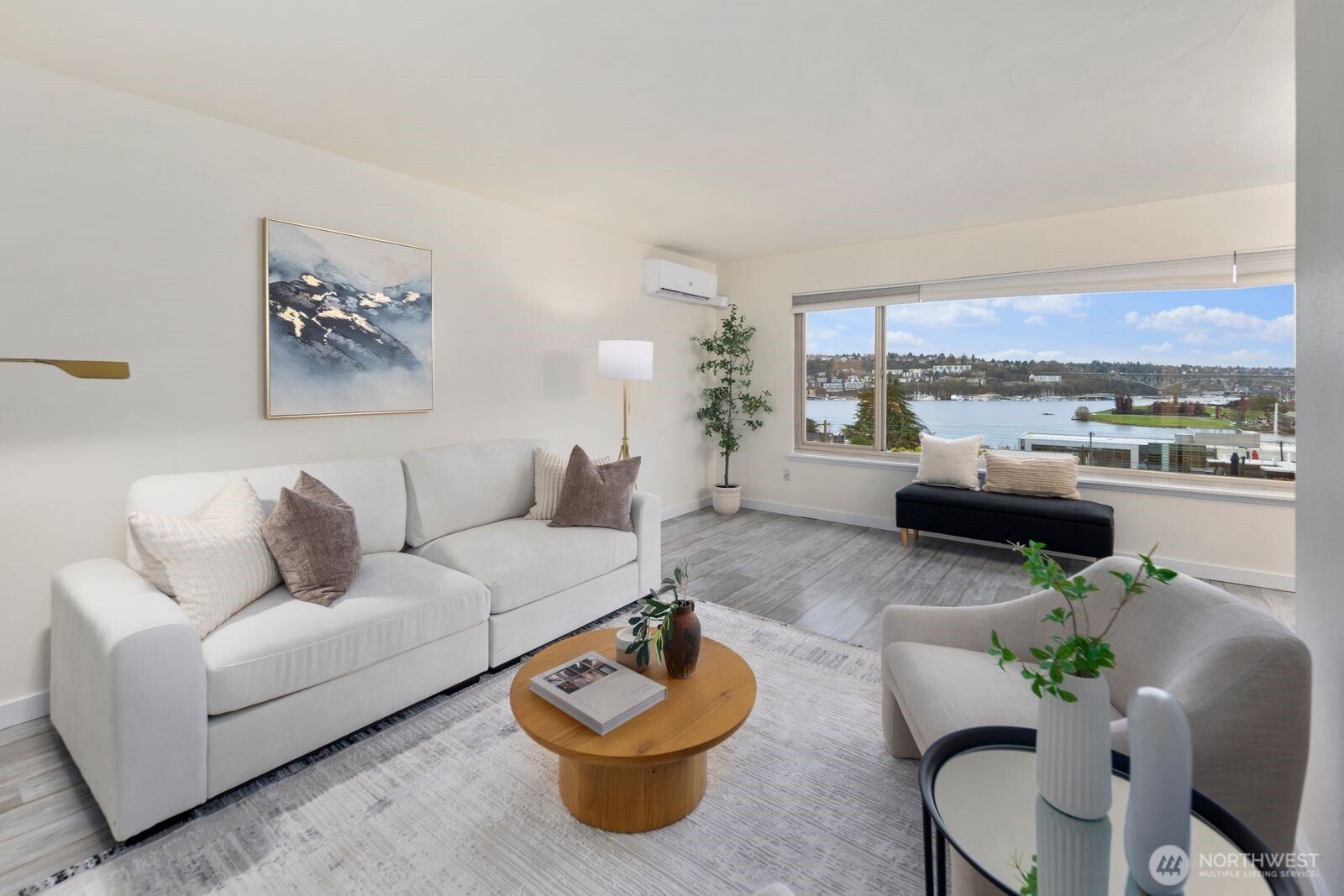 2703 Boylston Avenue E Unit: 302