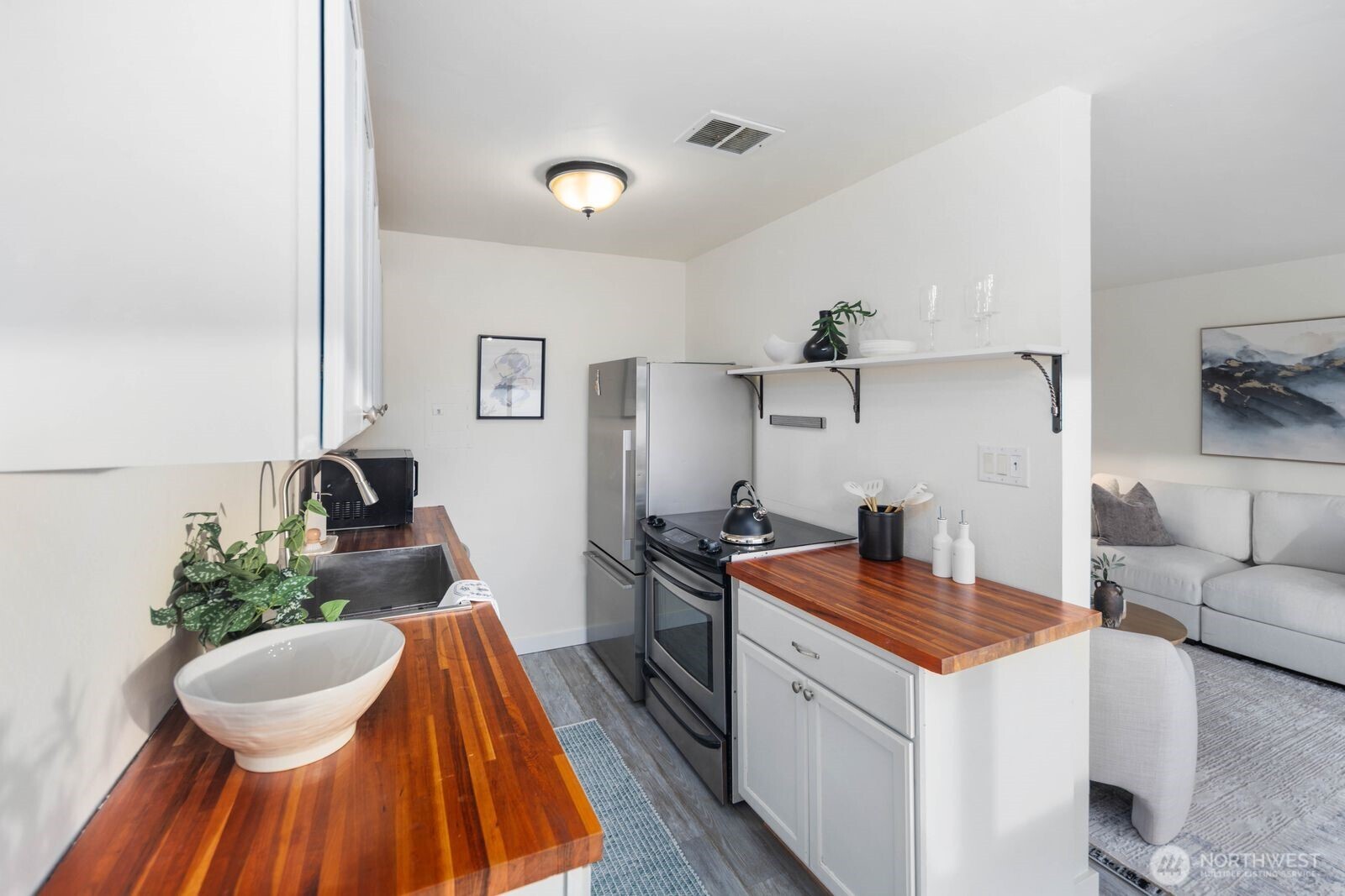 2703 Boylston Avenue E Unit: 302