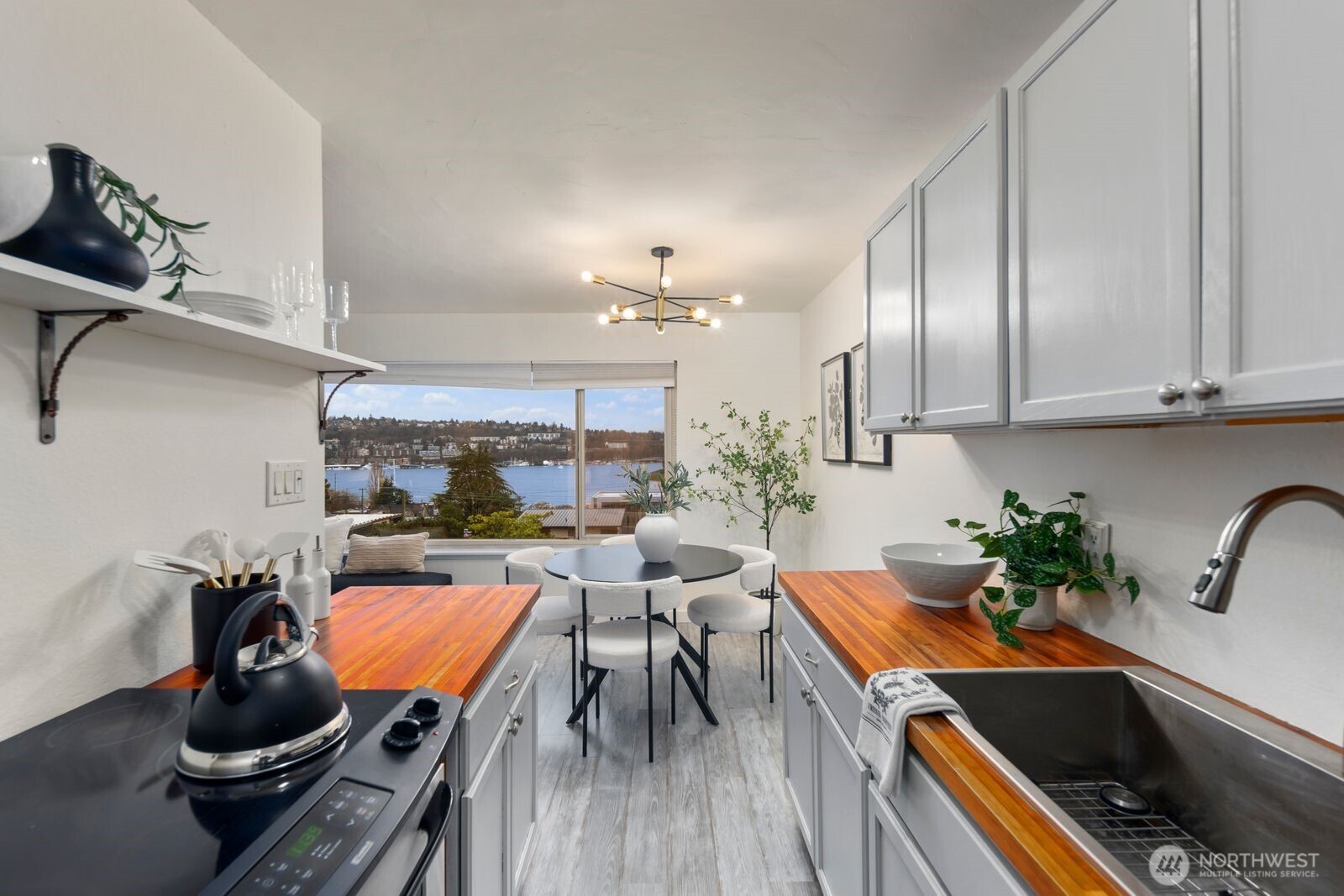 2703 Boylston Avenue E Unit: 302