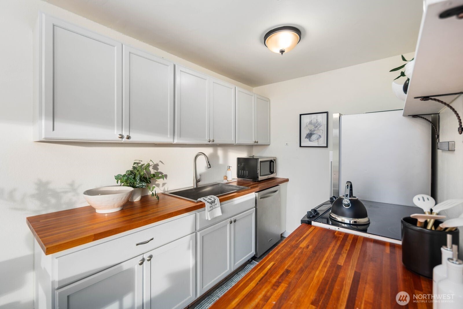 2703 Boylston Avenue E Unit: 302