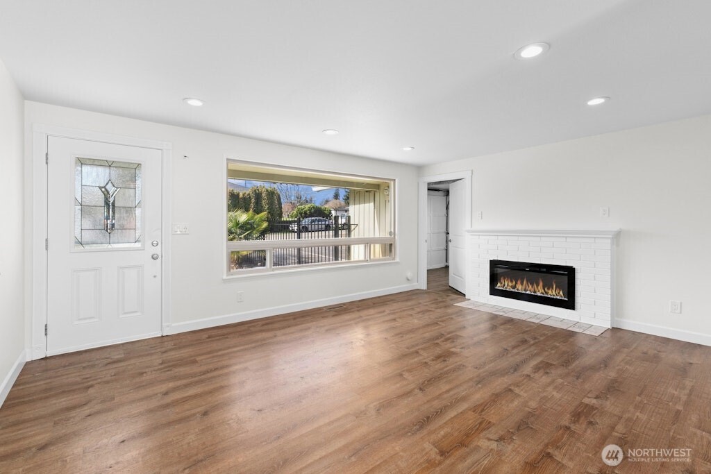 13708 10th Avenue S