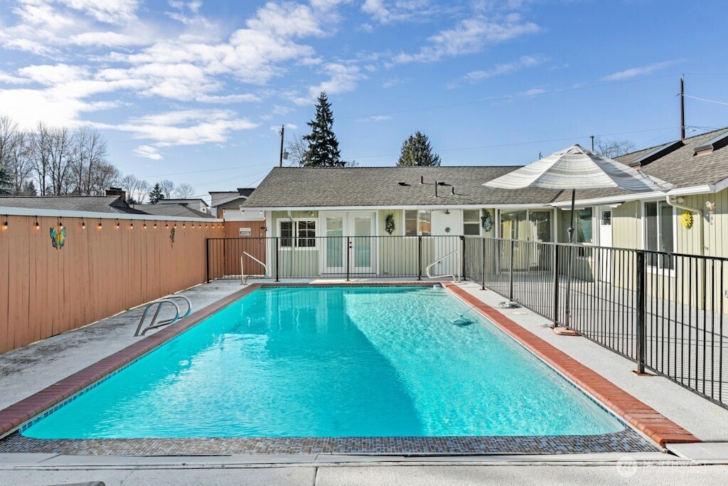 13708 10th Avenue S