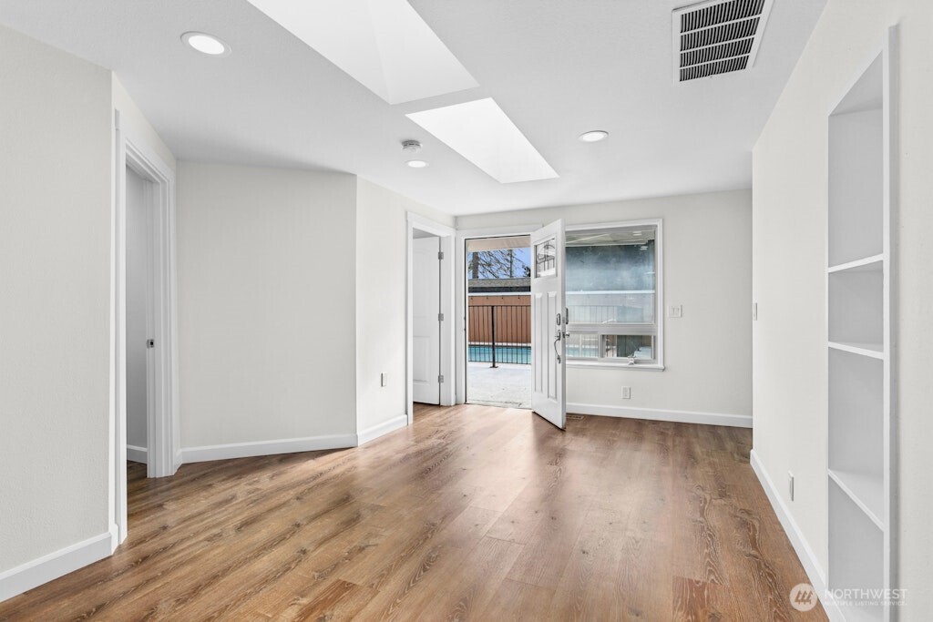 13708 10th Avenue S