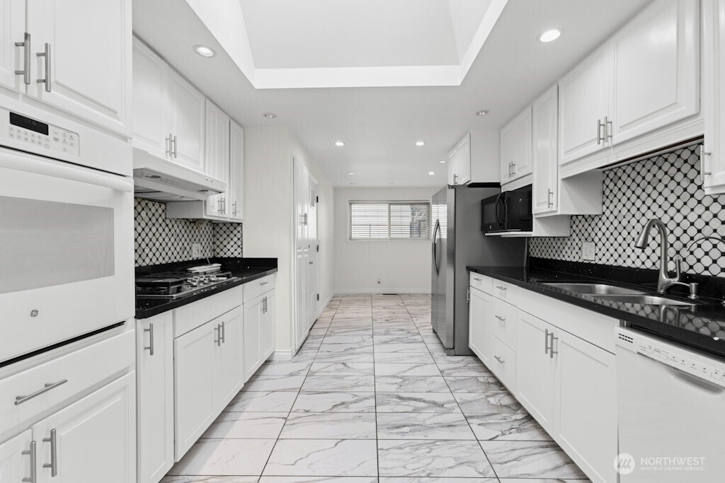 13708 10th Avenue S