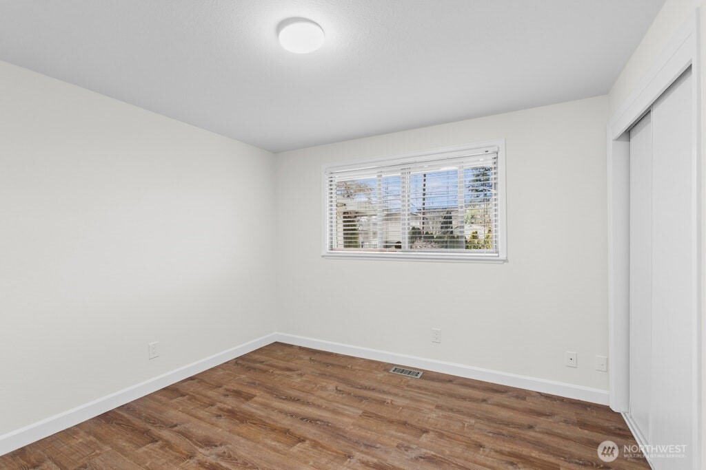 13708 10th Avenue S