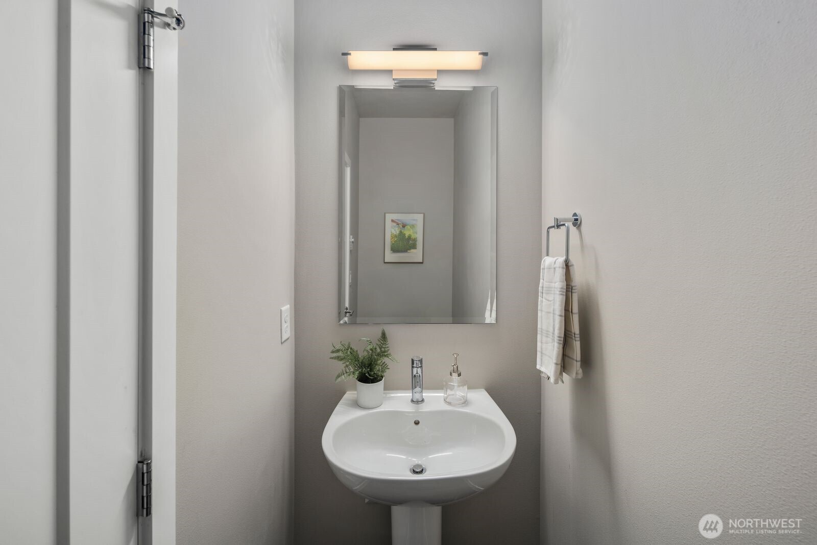 14517 1st Avenue NE Unit: D