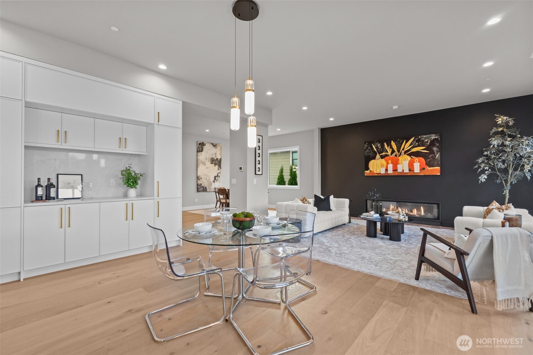 904 N 33rd Place