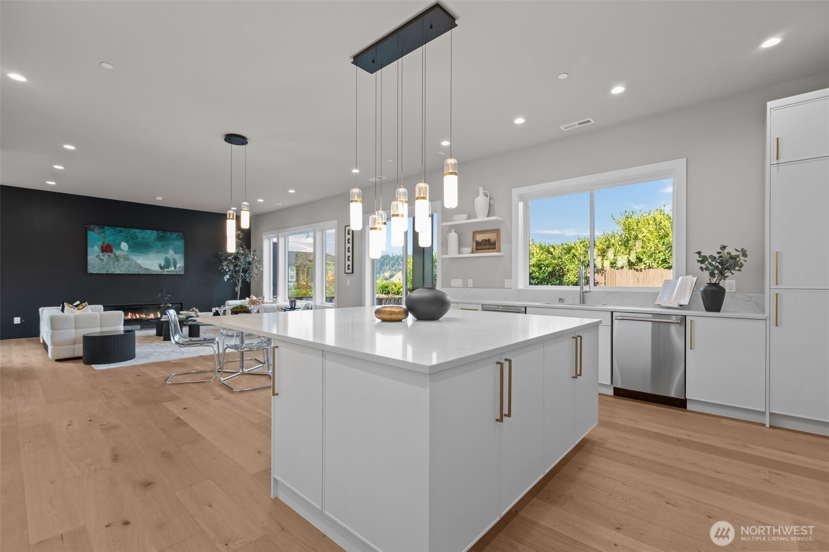 904 N 33rd Place
