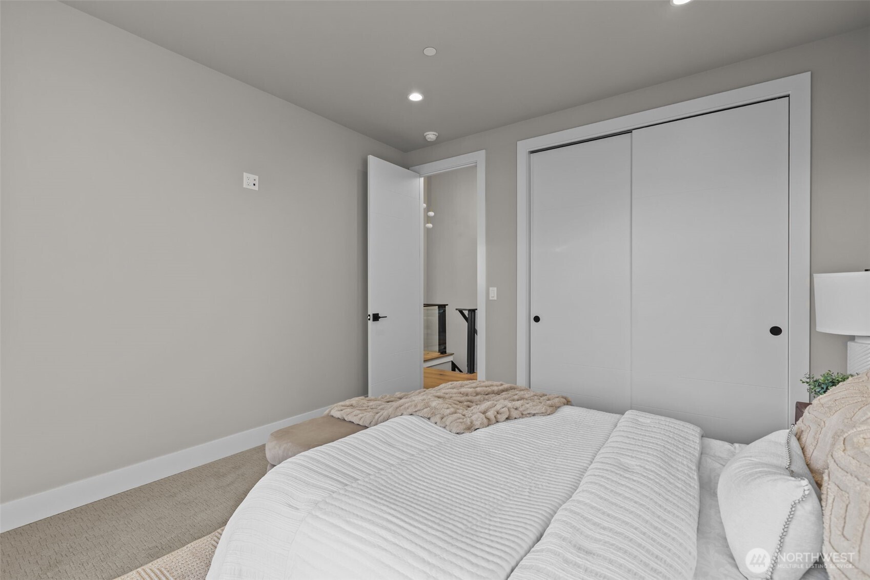 904 N 33rd Place
