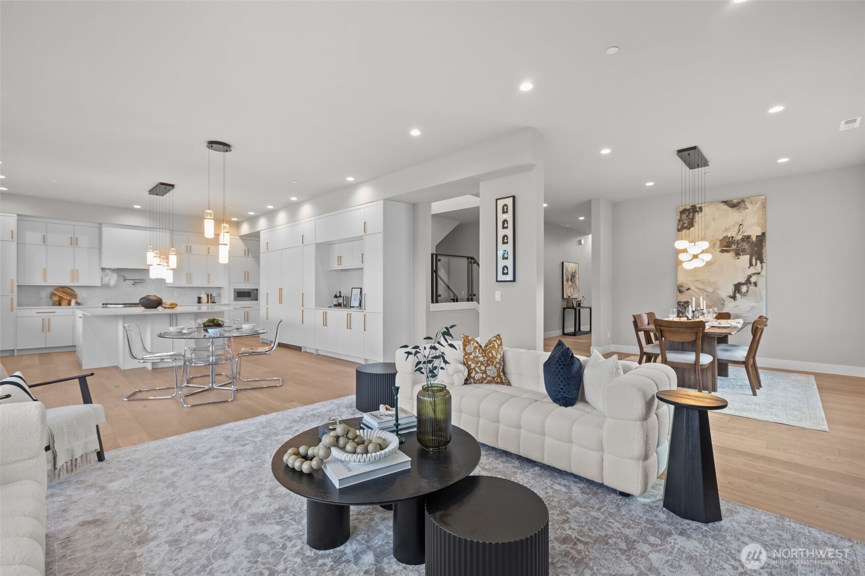 904 N 33rd Place