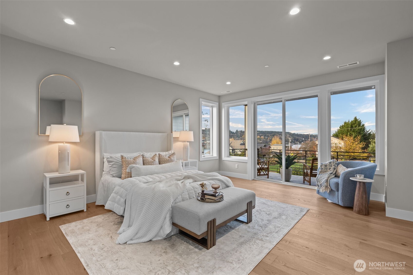 904 N 33rd Place