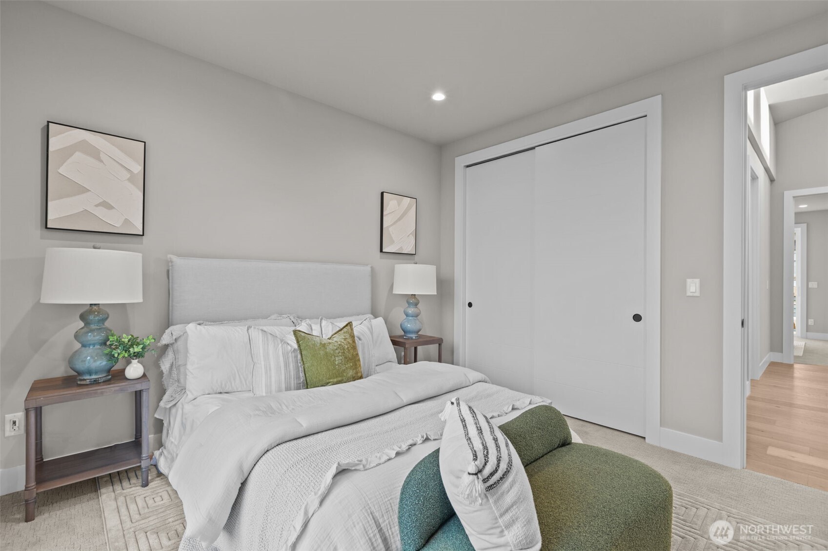 904 N 33rd Place