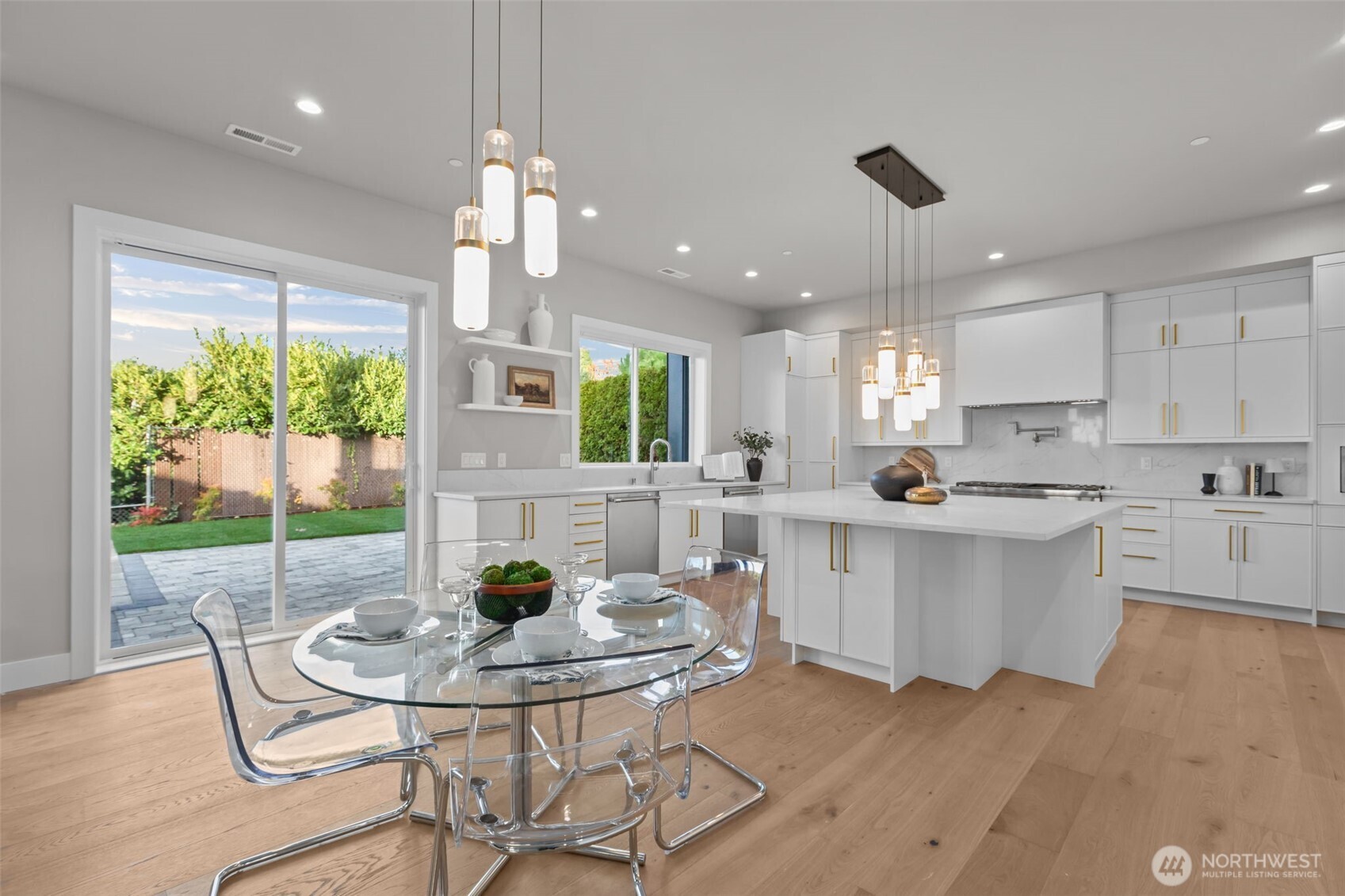 904 N 33rd Place