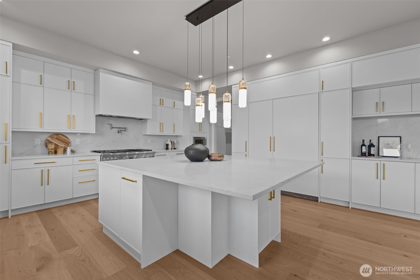 904 N 33rd Place