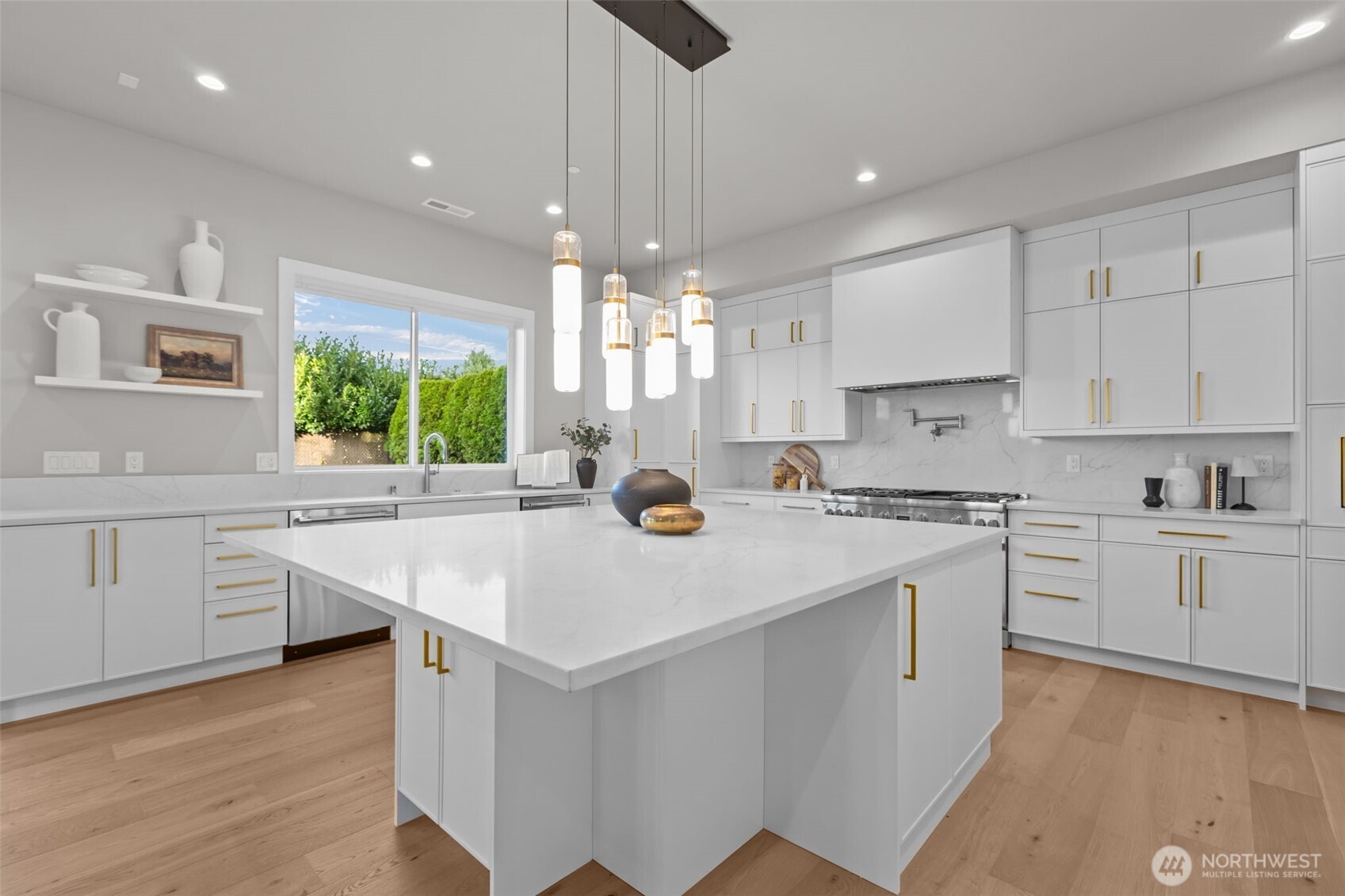 904 N 33rd Place