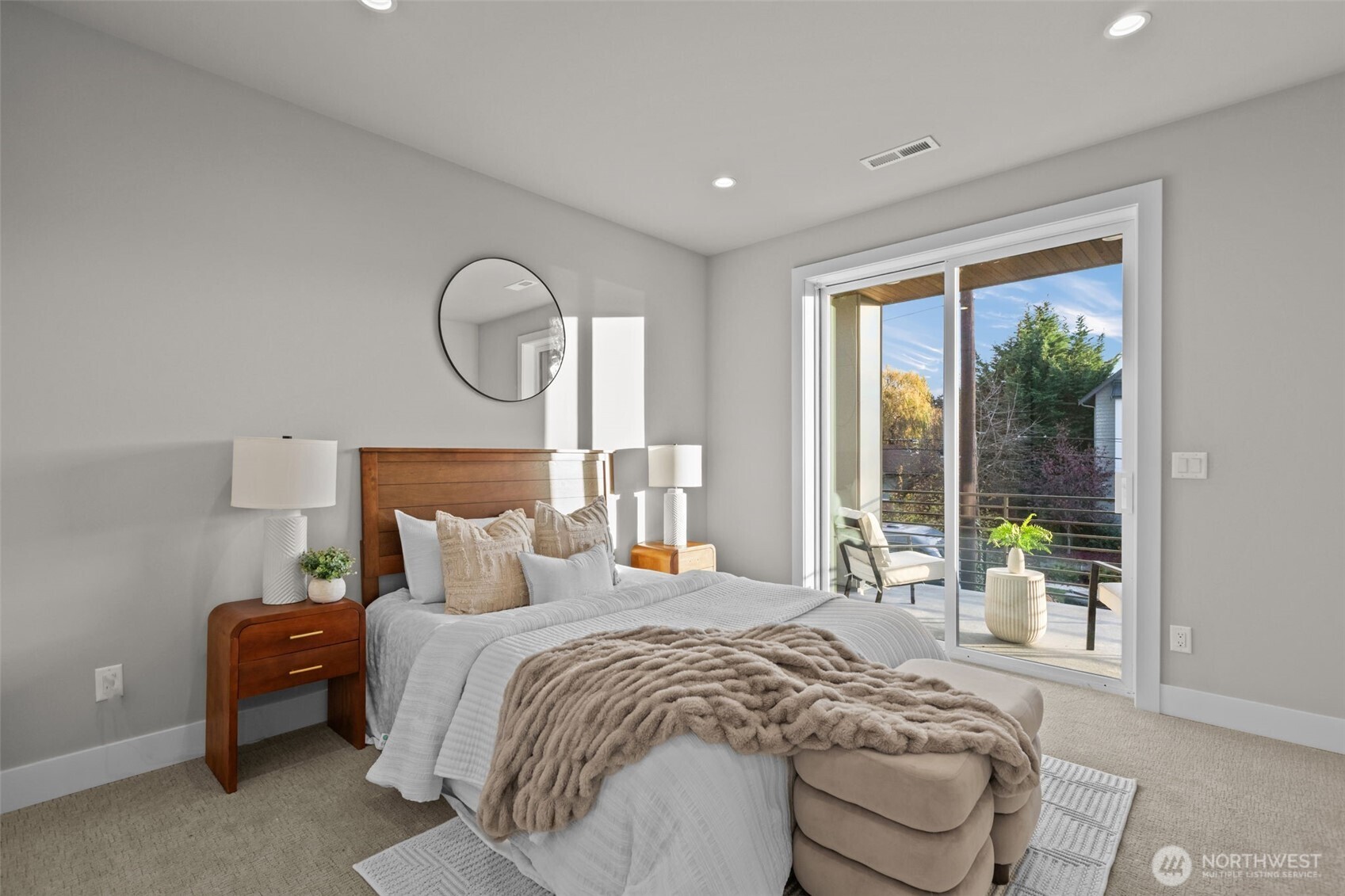 904 N 33rd Place