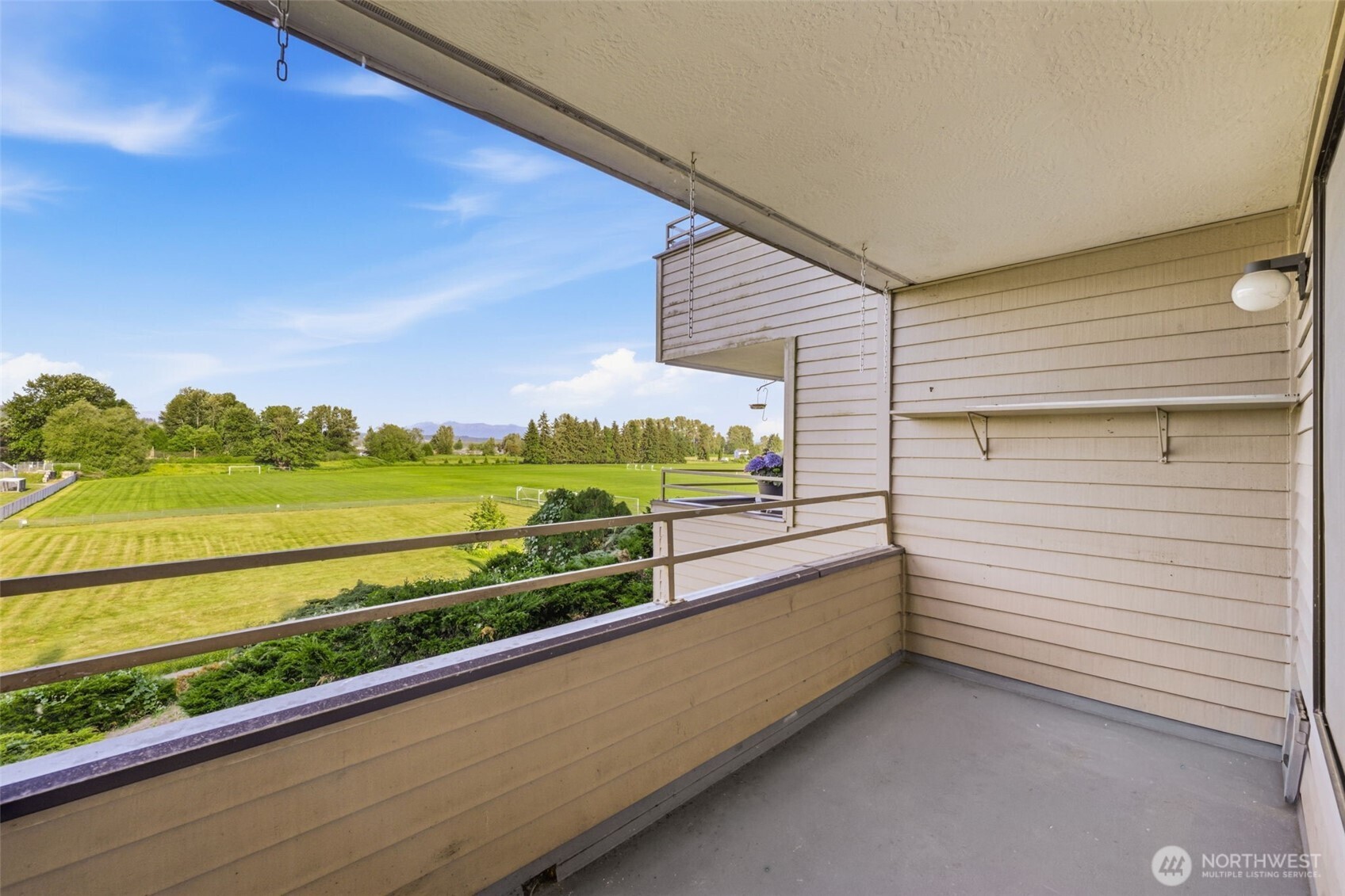 101 Pine Ave Unit: 105