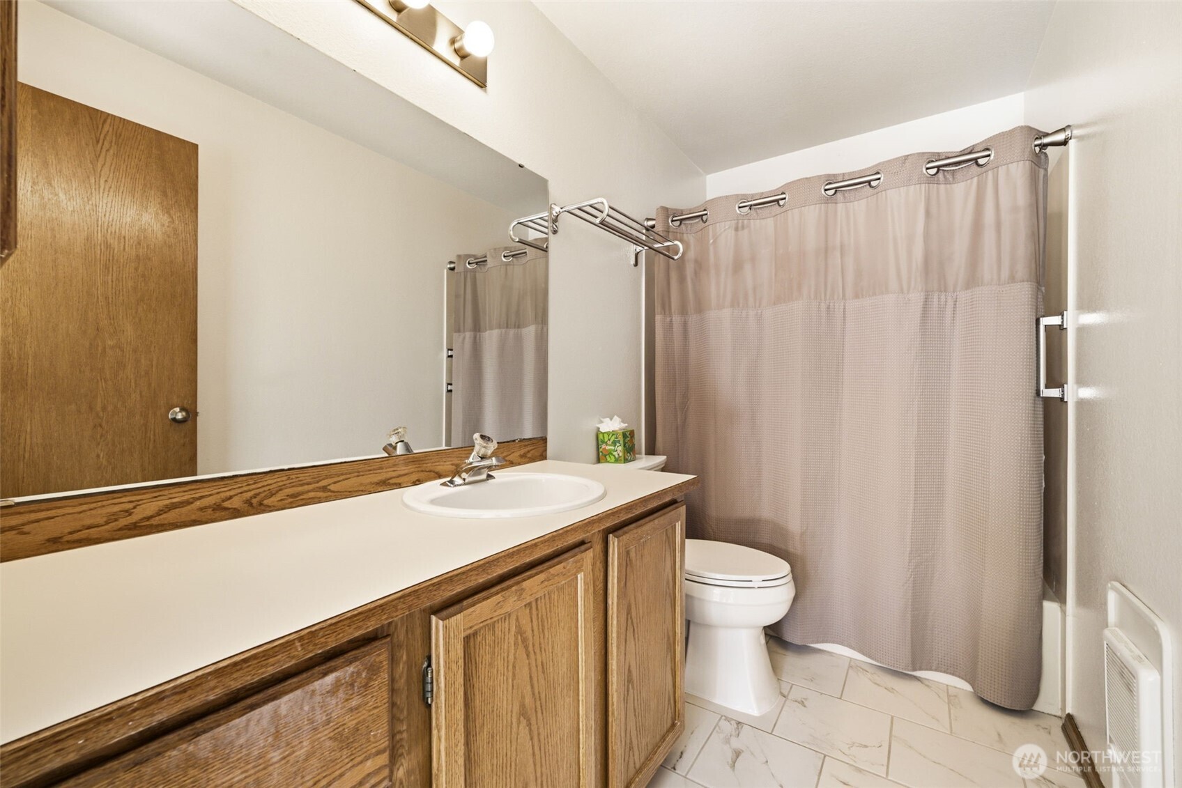 101 Pine Ave Unit: 105
