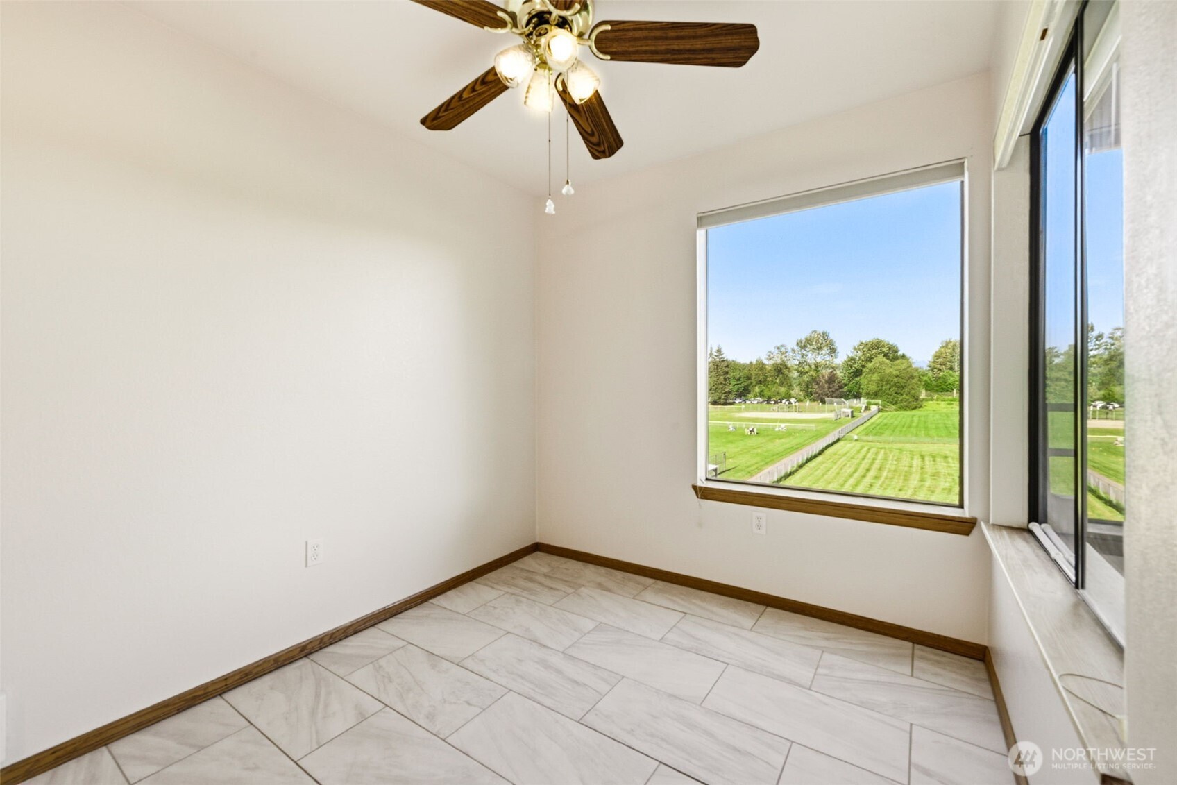 101 Pine Ave Unit: 105