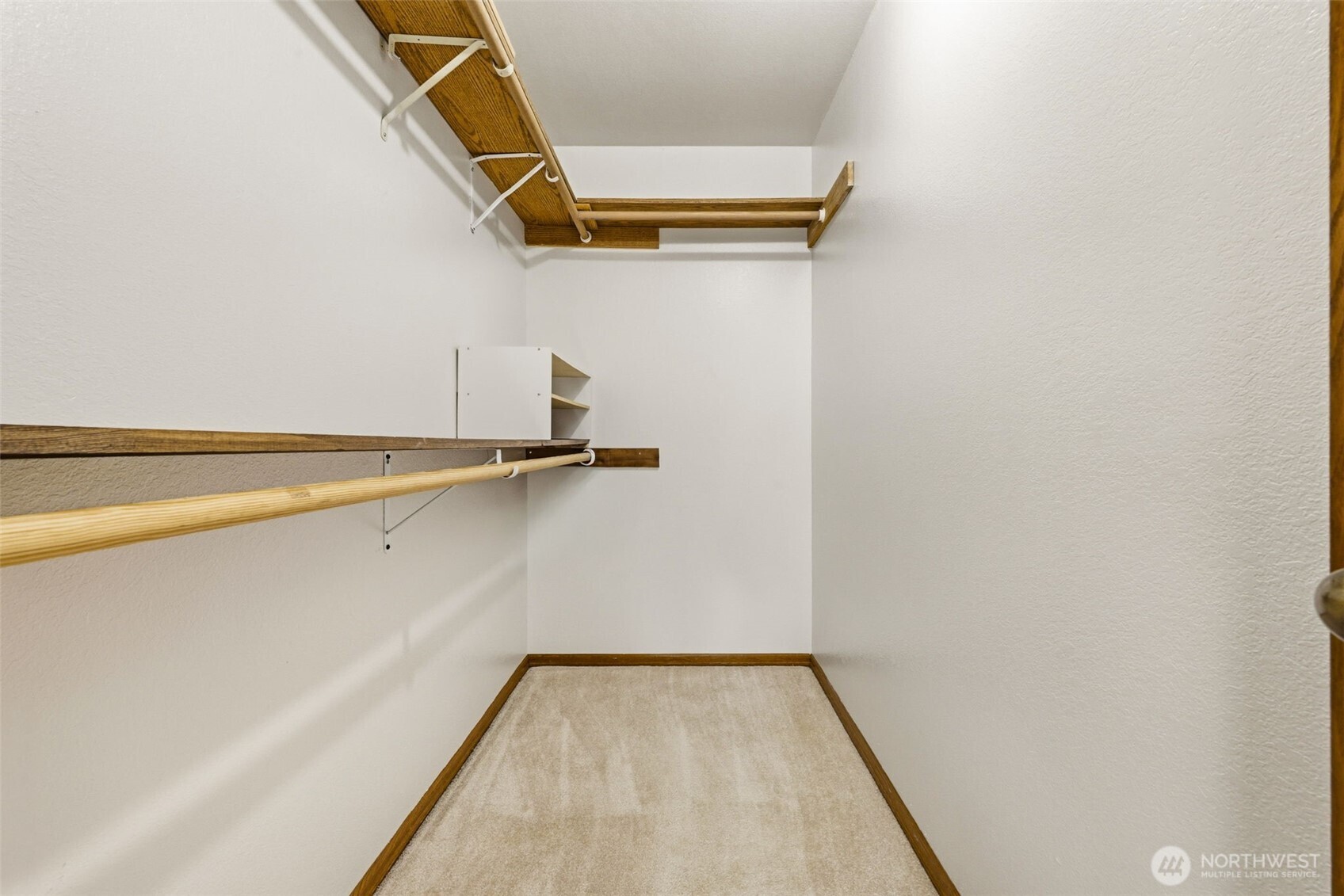 101 Pine Ave Unit: 105