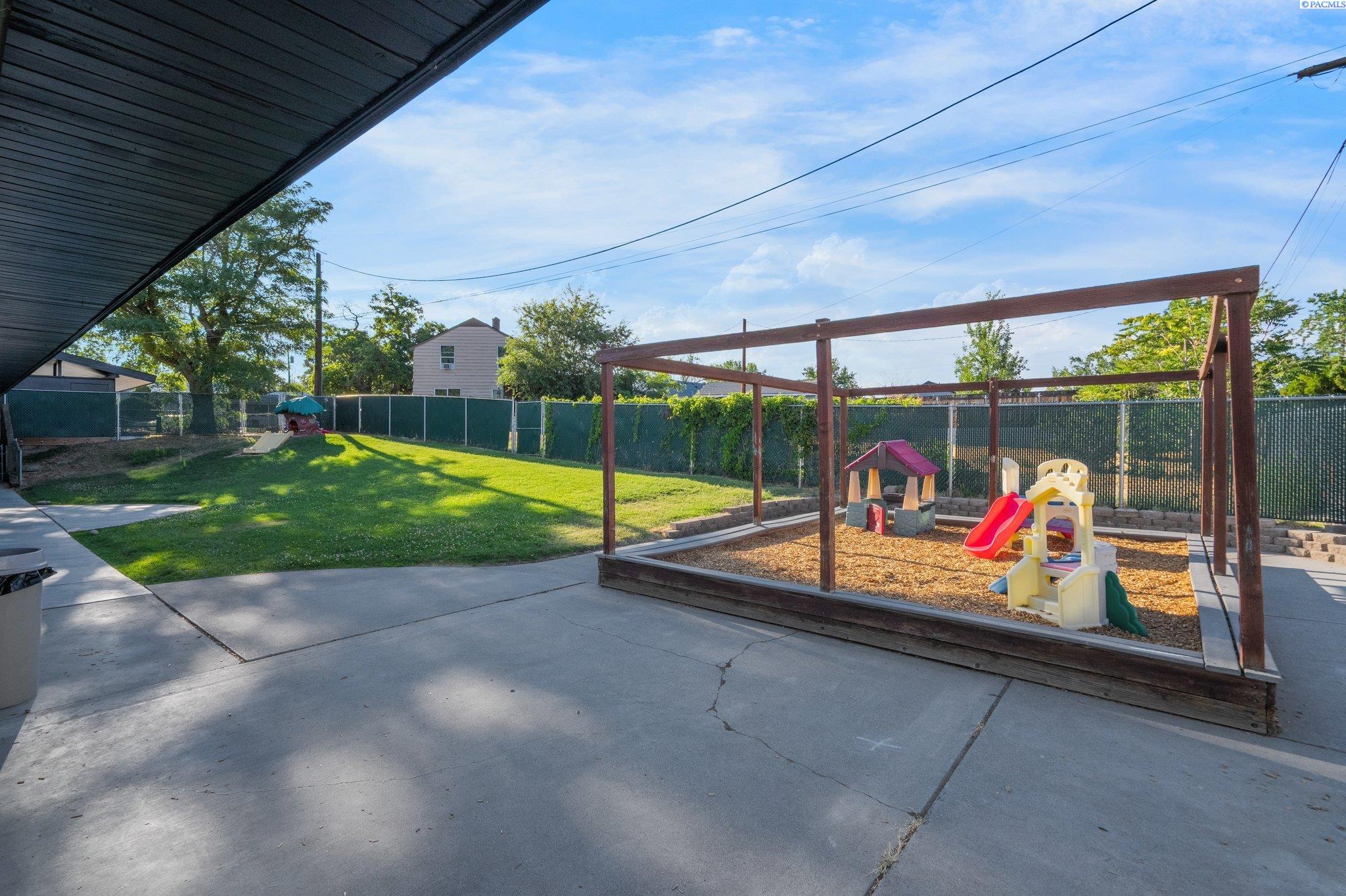 814 Comstock Street Unit: Business and 3 Bed Apartment