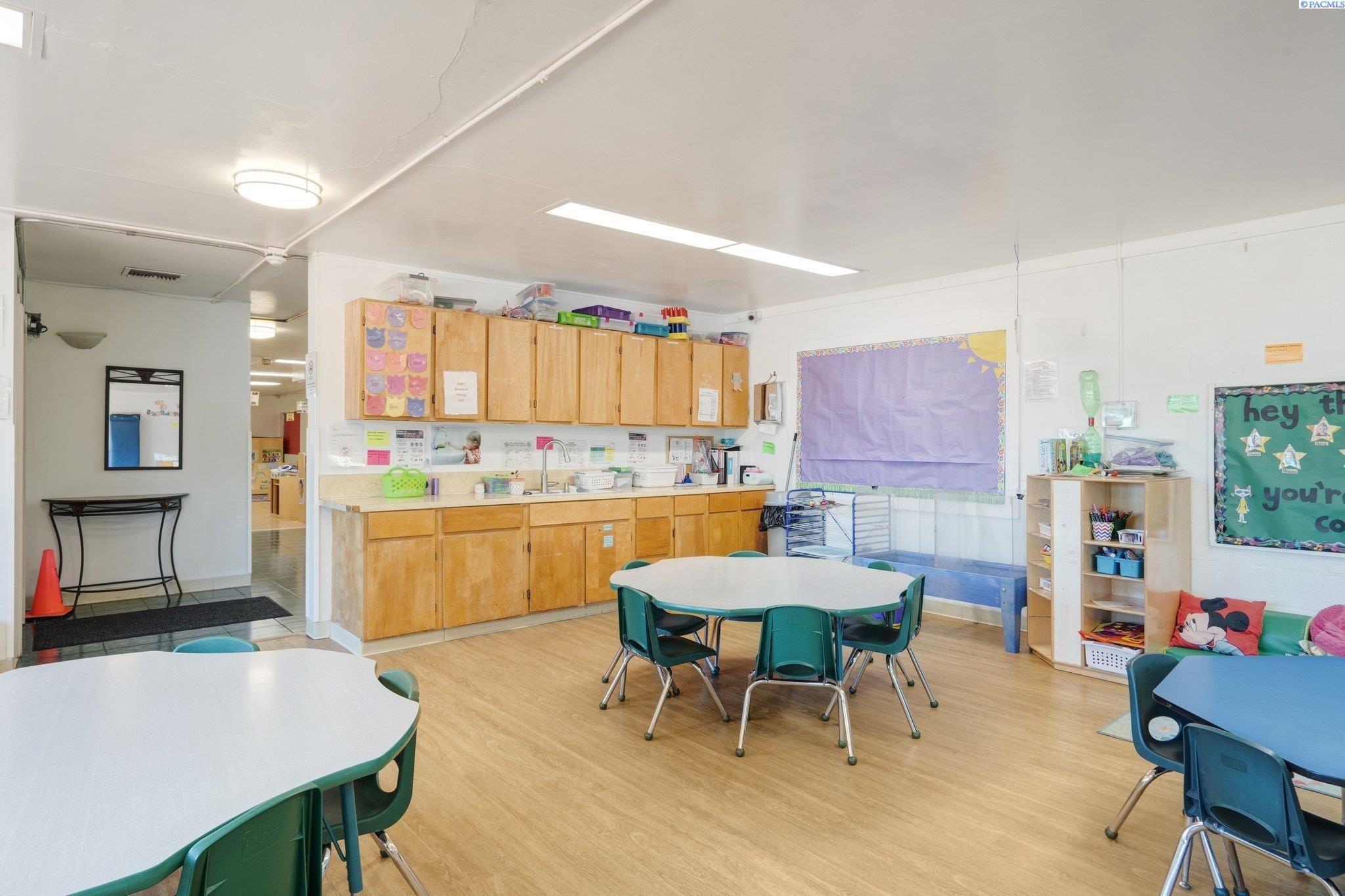 814 Comstock Street Unit: Business and 3 Bed Apartment