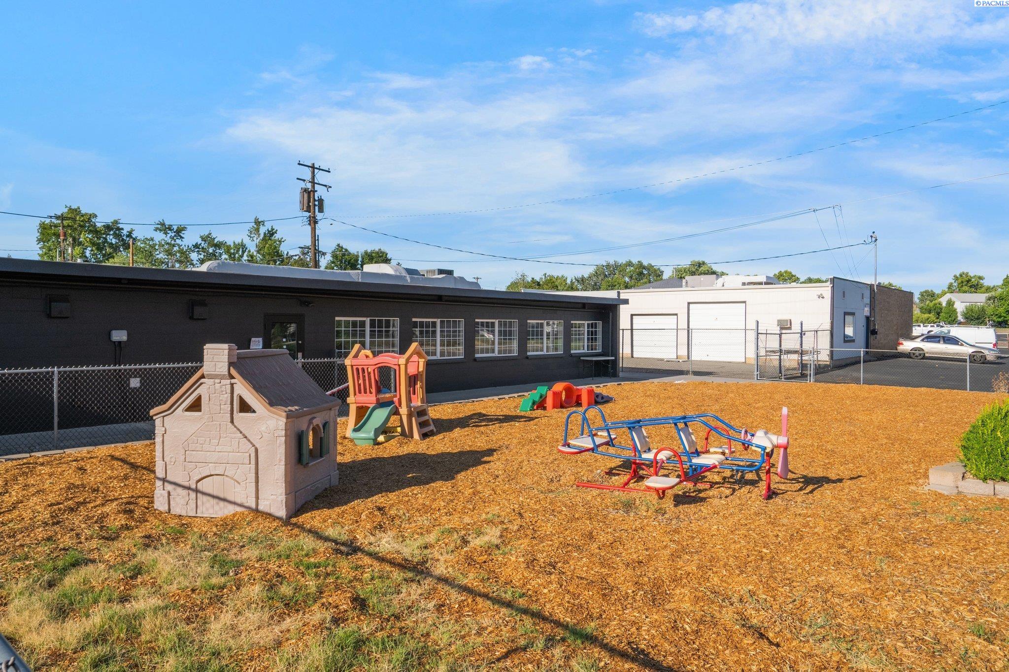 814 Comstock Street Unit: Business and 3 Bed Apartment