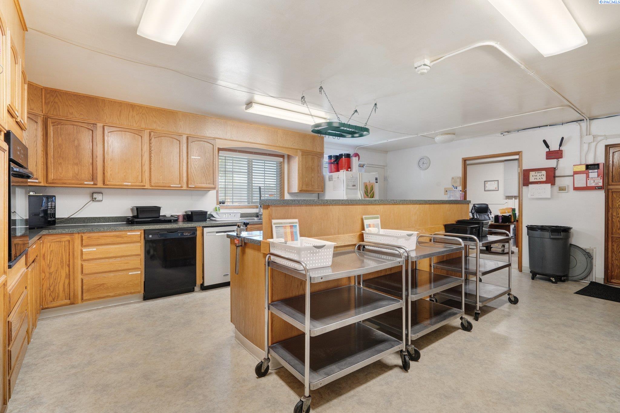 814 Comstock Street Unit: Business and 3 Bed Apartment