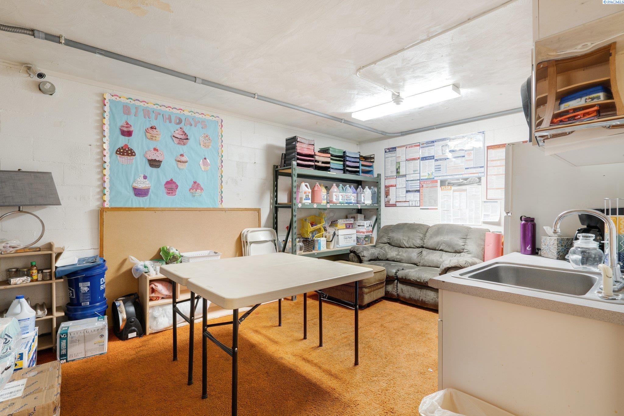 814 Comstock Street Unit: Business and 3 Bed Apartment