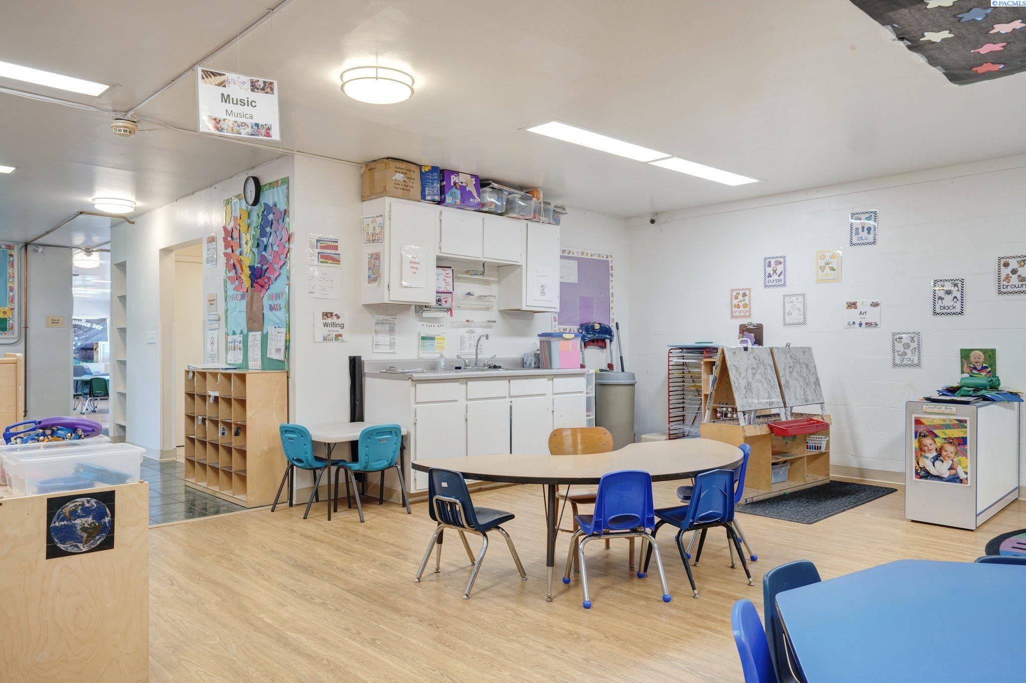 814 Comstock Street Unit: Business and 3 Bed Apartment