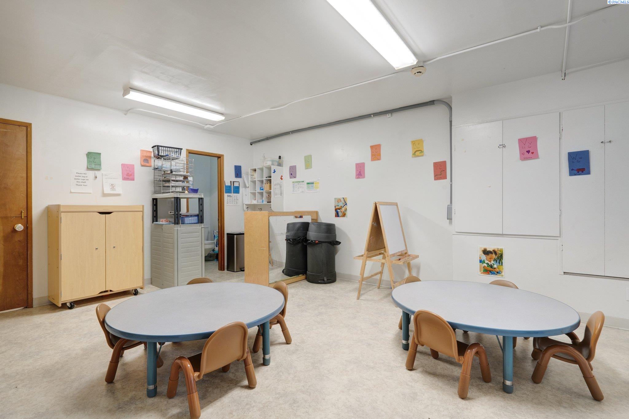 814 Comstock Street Unit: Business and 3 Bed Apartment