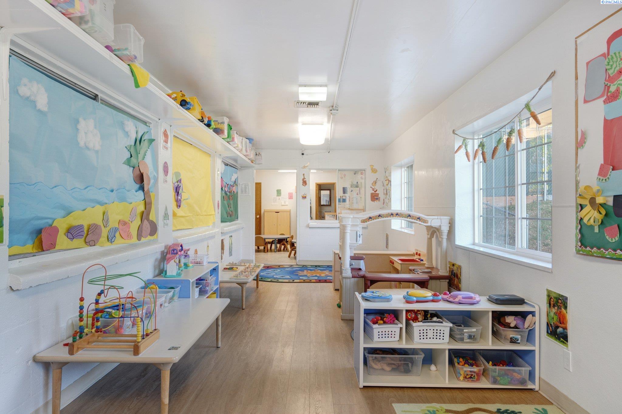 814 Comstock Street Unit: Business and 3 Bed Apartment