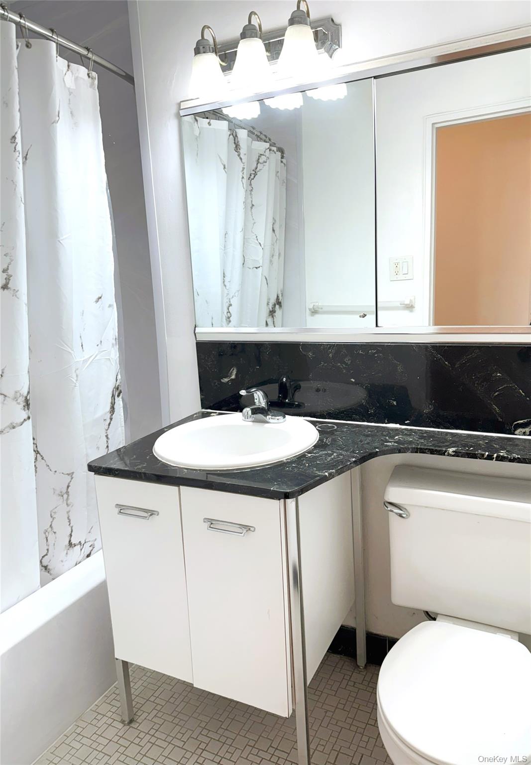 377 Westchester Avenue Unit: 5N