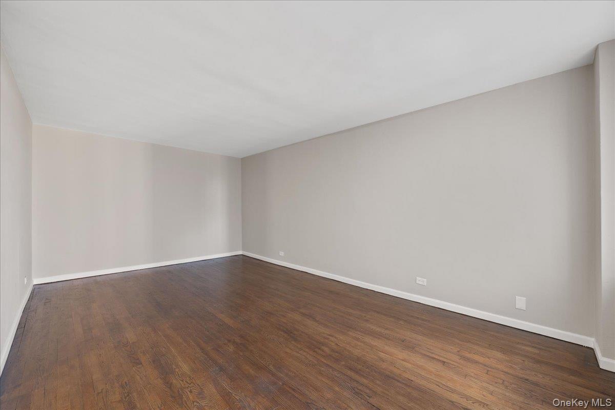 2630 Kingsbridge Terrace Unit: 4C