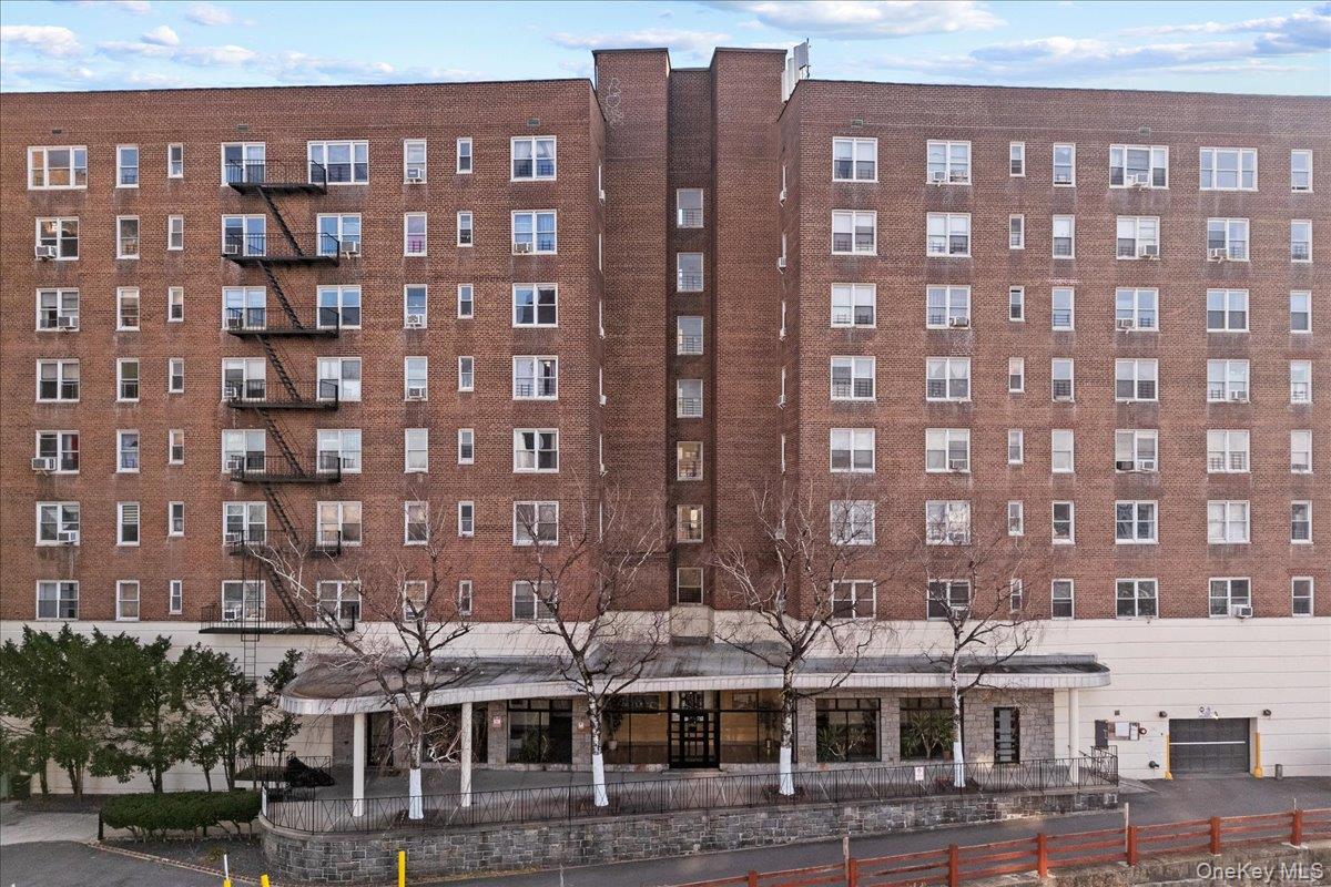 2630 Kingsbridge Terrace Unit: 4C